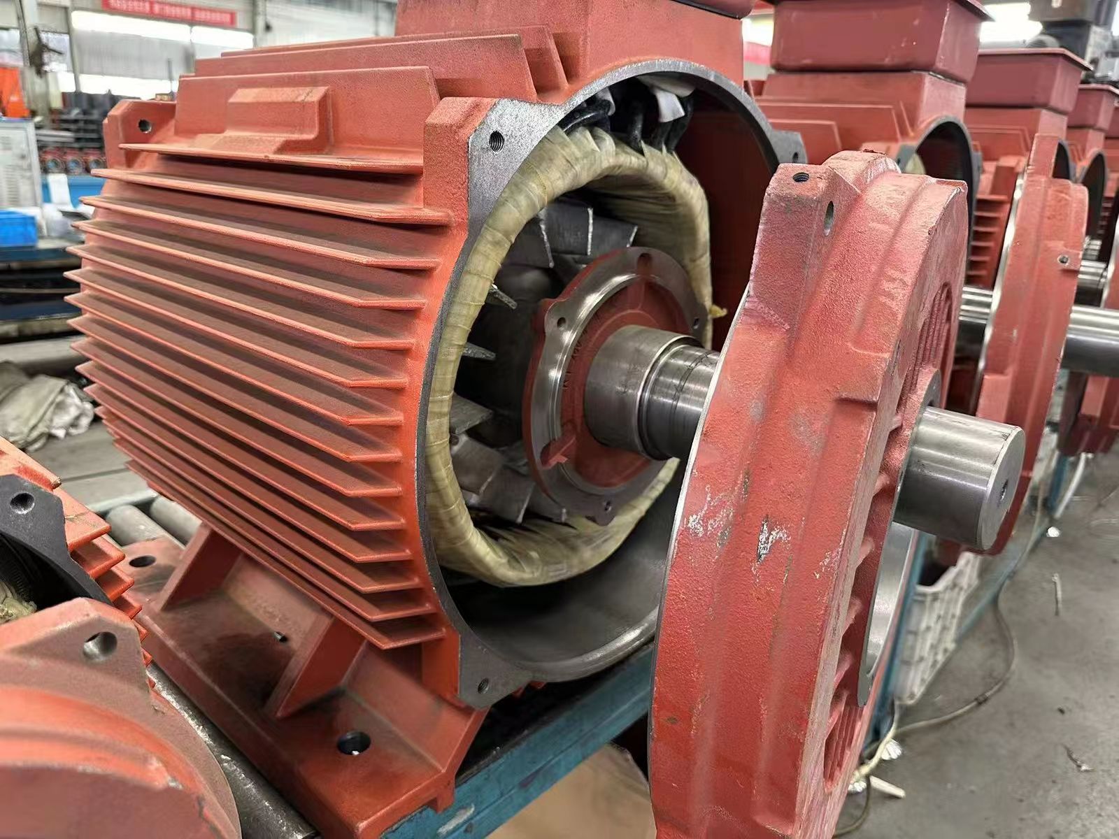 لفائف المحرك: جسر تحويل الطاقة الكهربائية والميكانيكية